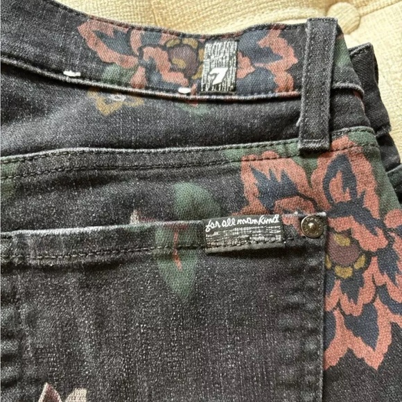 7 For All Mankind Roxette Crop Straight Leg Black Floral Denim Jeans size 28 - Picture 3 of 7